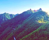 登顶极限：勇攀神秘大陆高峰